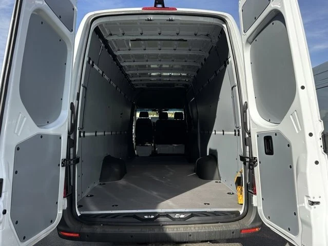 2025 Mercedes-Benz VS30 Sprinter - Image 10 of 12