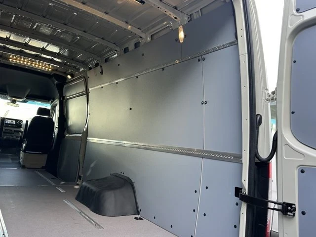 2025 Mercedes-Benz VS30 Sprinter - Image 11 of 12