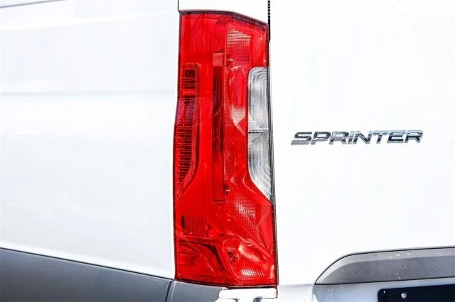 2025 Mercedes-Benz VS30 Sprinter - Image 8 of 12