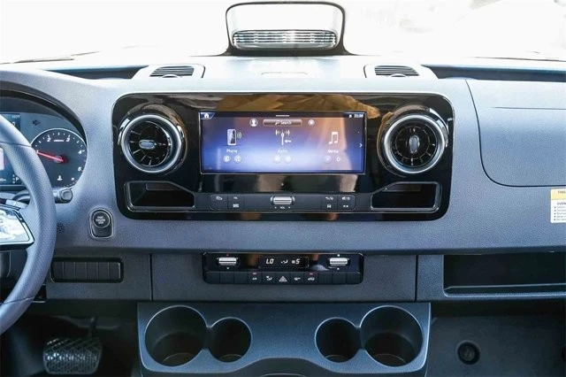 2025 Mercedes-Benz VS30 Sprinter - Image 11 of 12