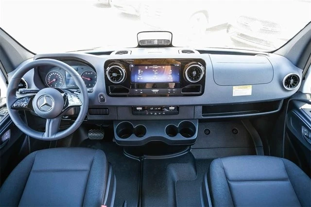 2025 Mercedes-Benz VS30 Sprinter - Image 10 of 12