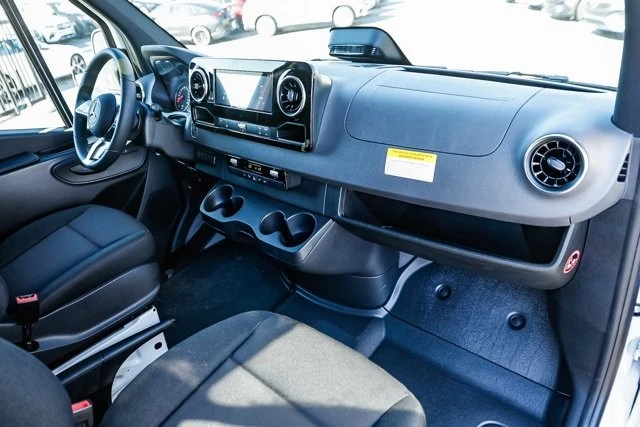 2025 Mercedes-Benz VS30 Sprinter - Image 11 of 12