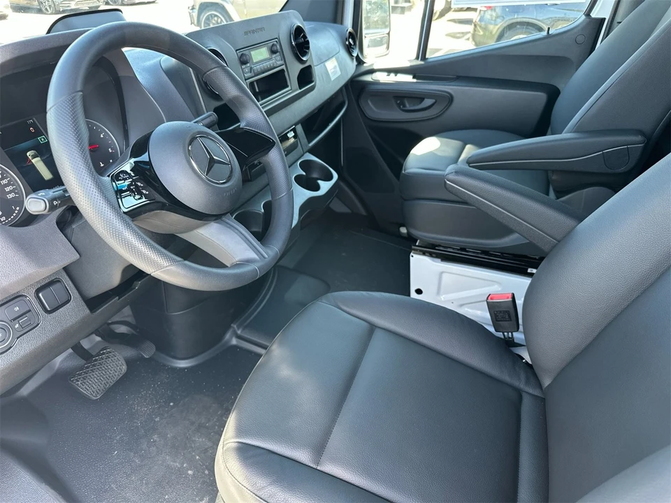 2025 Mercedes-Benz VS30 Sprinter - Image 10 of 12