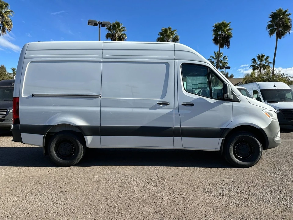 2025 Mercedes-Benz VS30 Sprinter - Image 2 of 12