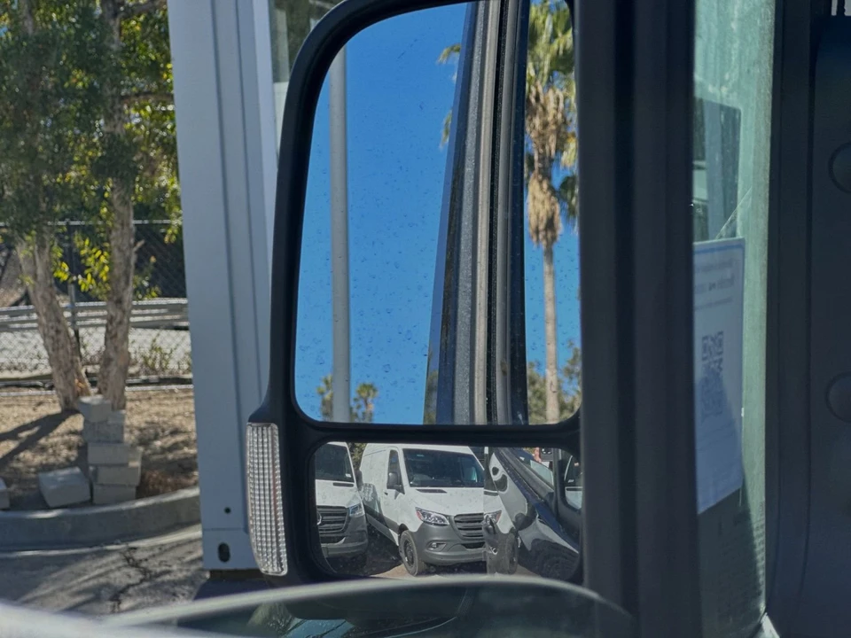 2025 Mercedes-Benz VS30 Sprinter - Image 9 of 12
