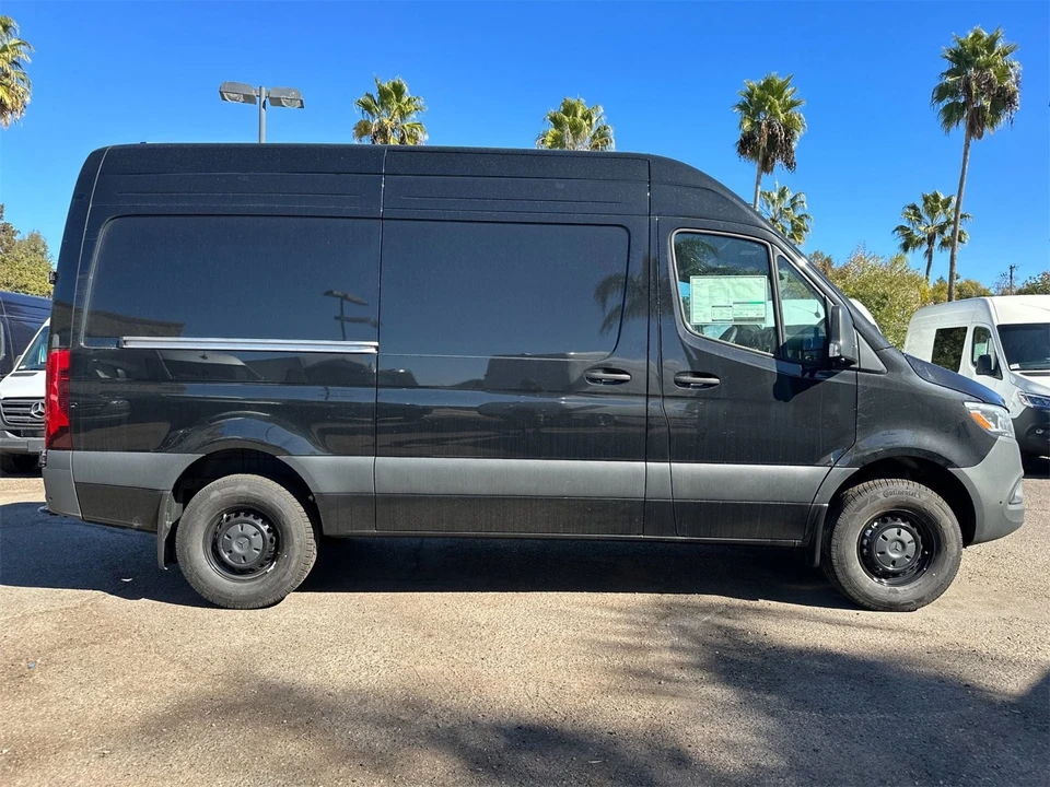 2025 Mercedes-Benz VS30 Sprinter - Image 2 of 12
