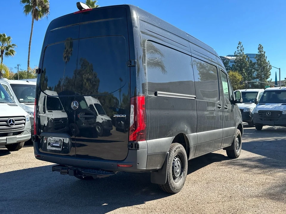 2025 Mercedes-Benz VS30 Sprinter - Image 3 of 12