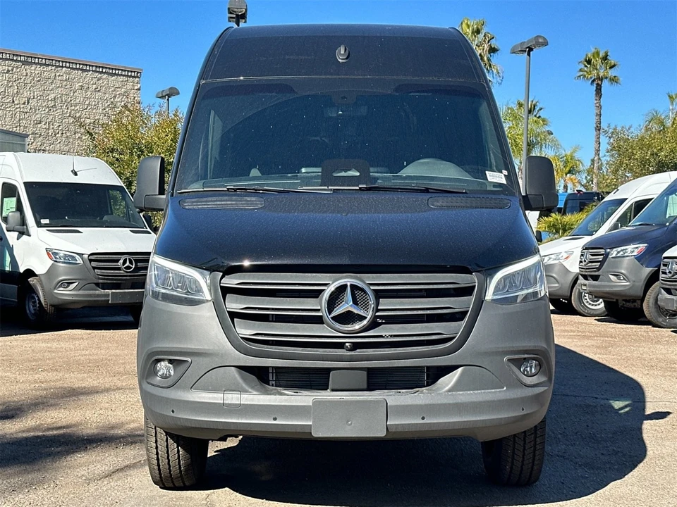 2025 Mercedes-Benz VS30 Sprinter - Image 8 of 12
