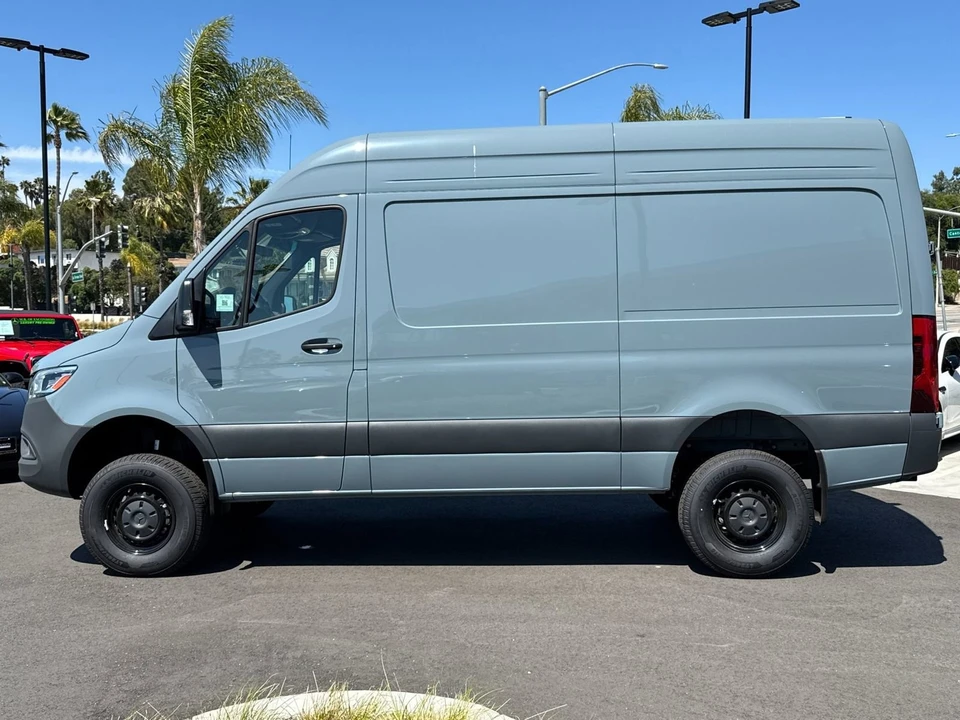 2025 Mercedes-Benz VS30 Sprinter - Image 6 of 12