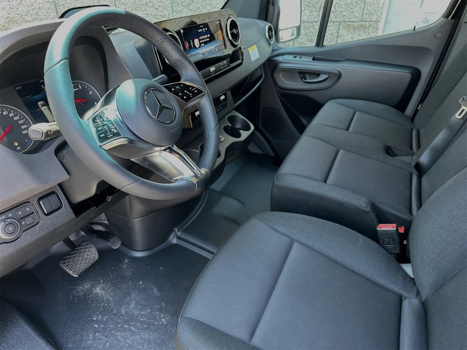 2025 Mercedes-Benz VS30 Sprinter - Image 10 of 12