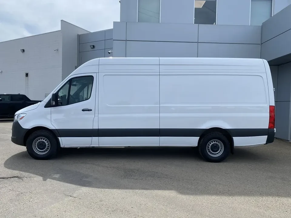 2025 Mercedes-Benz VS30 Sprinter - Image 2 of 8