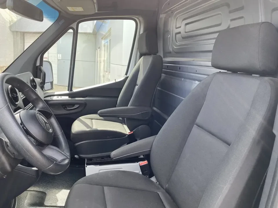 2025 Mercedes-Benz VS30 Sprinter - Image 5 of 8