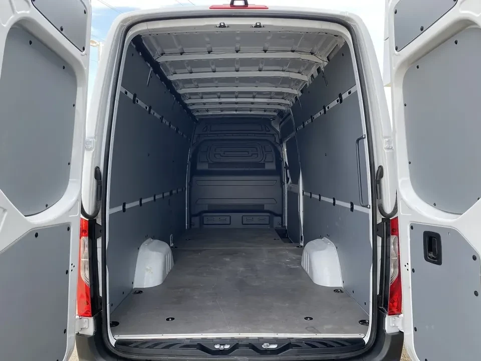 2025 Mercedes-Benz VS30 Sprinter - Image 4 of 8