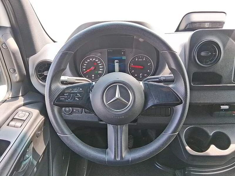 2025 Mercedes-Benz VS30 Sprinter - Image 11 of 16