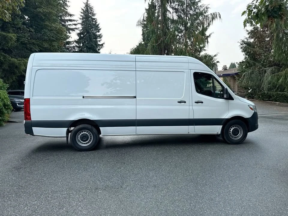 2025 Mercedes-Benz VS30 Sprinter - Image 8 of 16