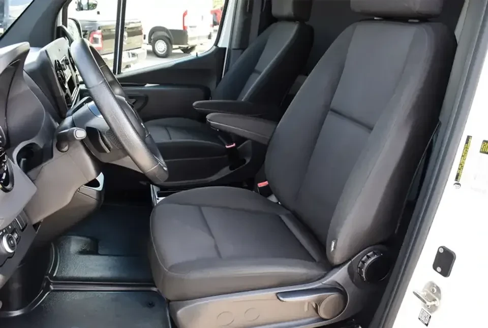 2025 Mercedes-Benz VS30 Sprinter - Image 7 of 20