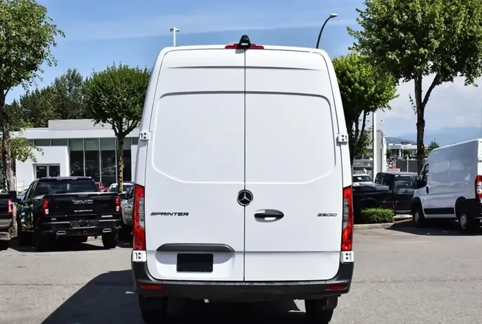 2025 Mercedes-Benz VS30 Sprinter - Image 4 of 20