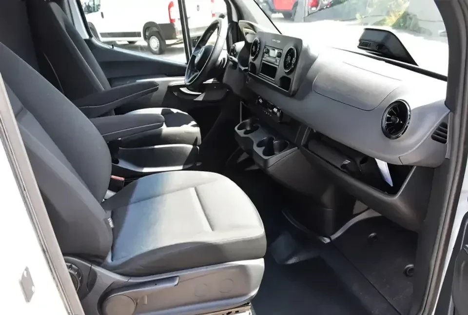 2025 Mercedes-Benz VS30 Sprinter - Image 8 of 20