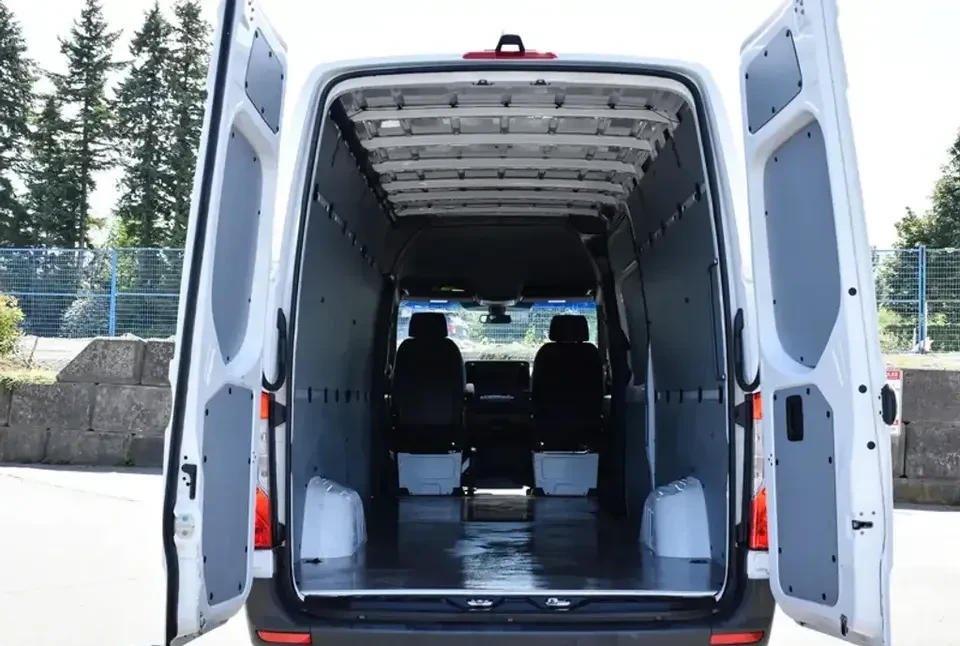 2025 Mercedes-Benz VS30 Sprinter - Image 17 of 20