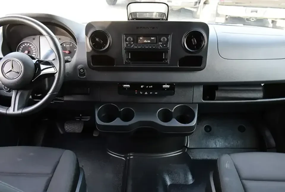 2025 Mercedes-Benz VS30 Sprinter - Image 9 of 20