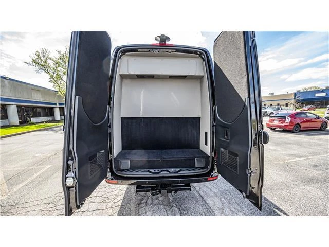 2025 Mercedes-Benz VS30 Sprinter - Image 13 of 21