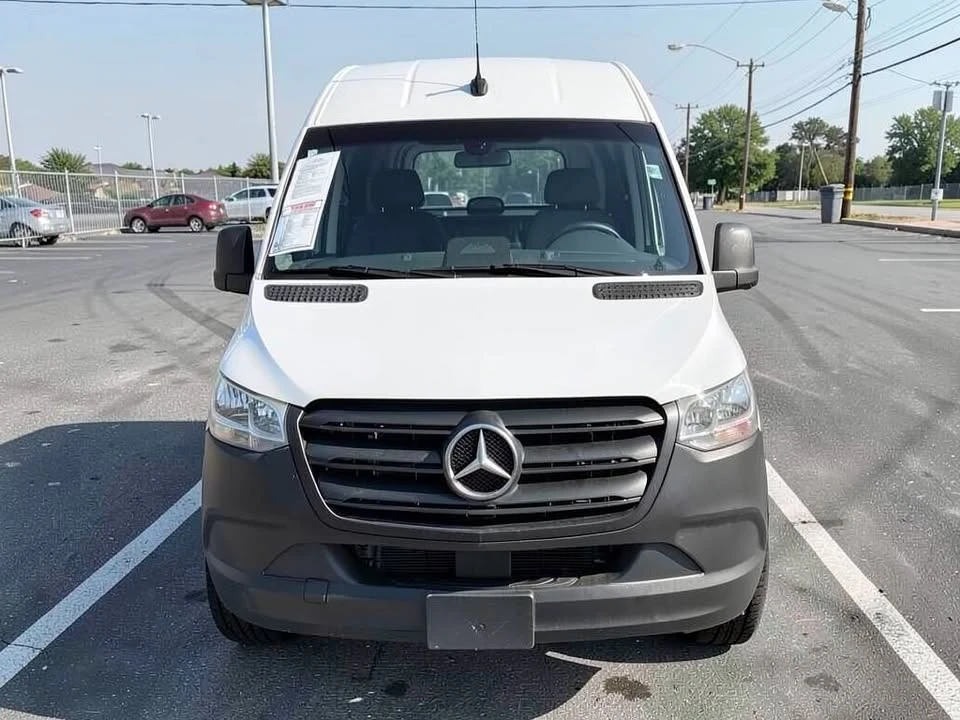 2025 Mercedes-Benz VS30 Sprinter - Image 2 of 20