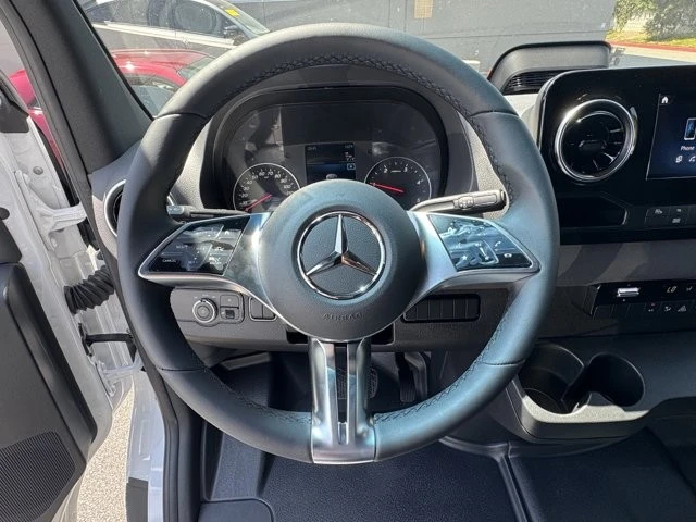 2025 Mercedes-Benz VS30 Sprinter - Image 10 of 12