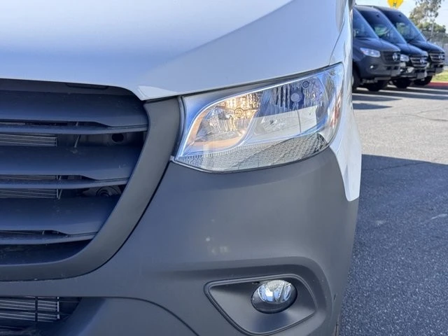 2025 Mercedes-Benz VS30 Sprinter - Image 8 of 12