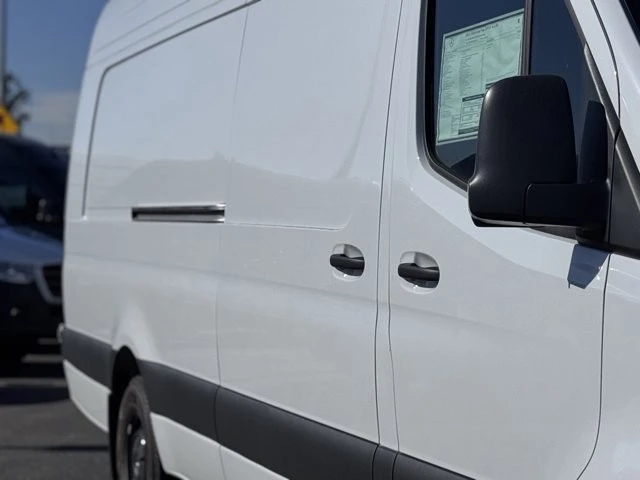 2025 Mercedes-Benz VS30 Sprinter - Image 4 of 12