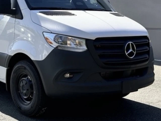 2025 Mercedes-Benz VS30 Sprinter - Image 3 of 12