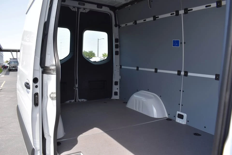 2025 Mercedes-Benz VS30 Sprinter - Image 5 of 11