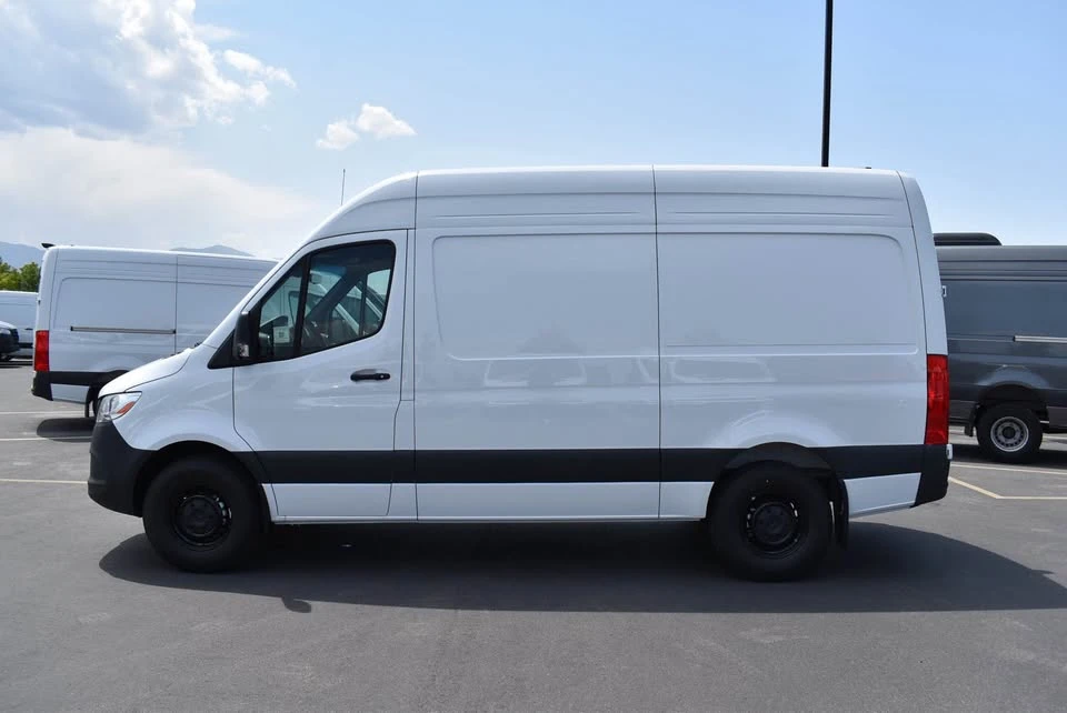 2025 Mercedes-Benz VS30 Sprinter - Image 3 of 11