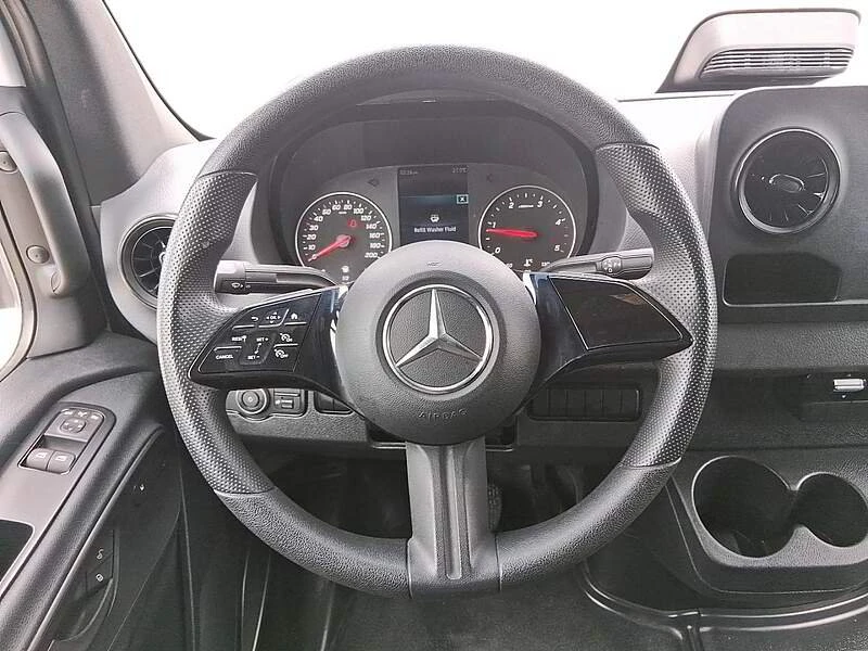 2025 Mercedes-Benz VS30 Sprinter - Image 11 of 16