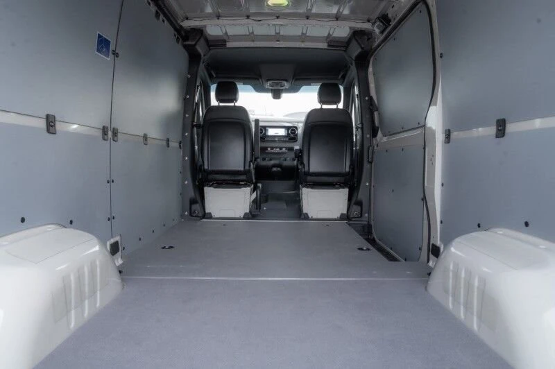 2025 Mercedes-Benz VS30 Sprinter - Image 10 of 20
