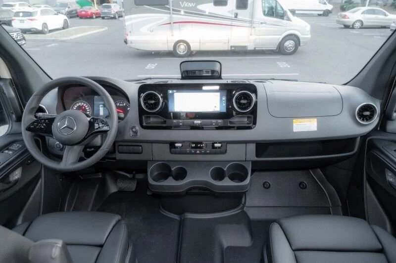 2025 Mercedes-Benz VS30 Sprinter - Image 16 of 20