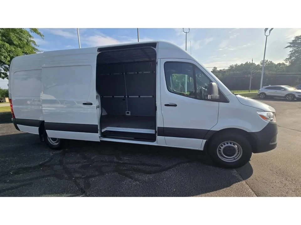 2025 Mercedes-Benz VS30 Sprinter - Image 13 of 20