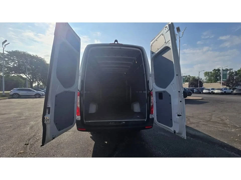 2025 Mercedes-Benz VS30 Sprinter - Image 10 of 20