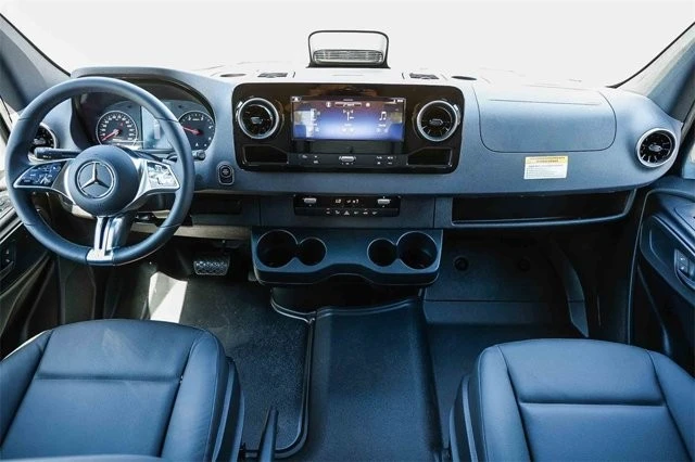 2025 Mercedes-Benz VS30 Sprinter - Image 10 of 12