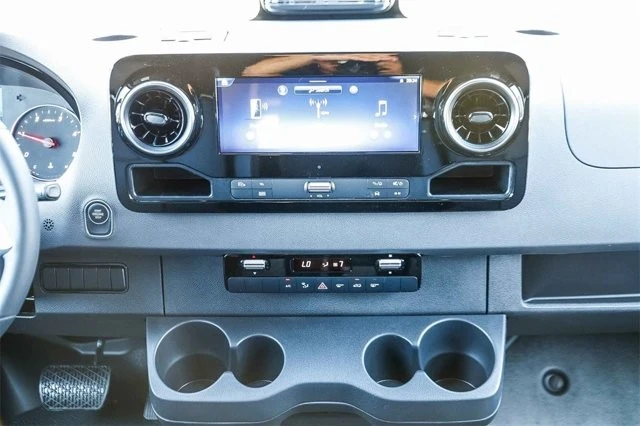 2025 Mercedes-Benz VS30 Sprinter - Image 11 of 12