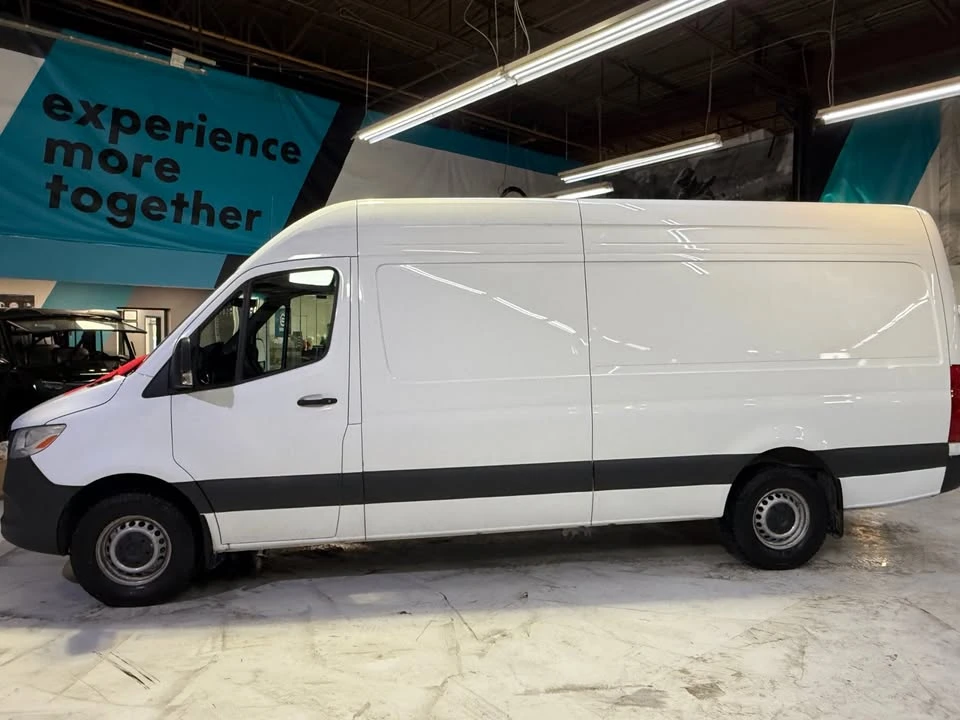2025 Mercedes-Benz VS30 Sprinter - Image 12 of 15