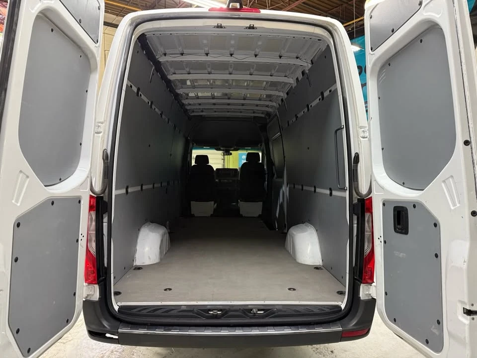 2025 Mercedes-Benz VS30 Sprinter - Image 2 of 15