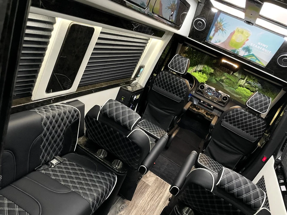 2025 Mercedes-Benz VS30 Sprinter - Image 4 of 12