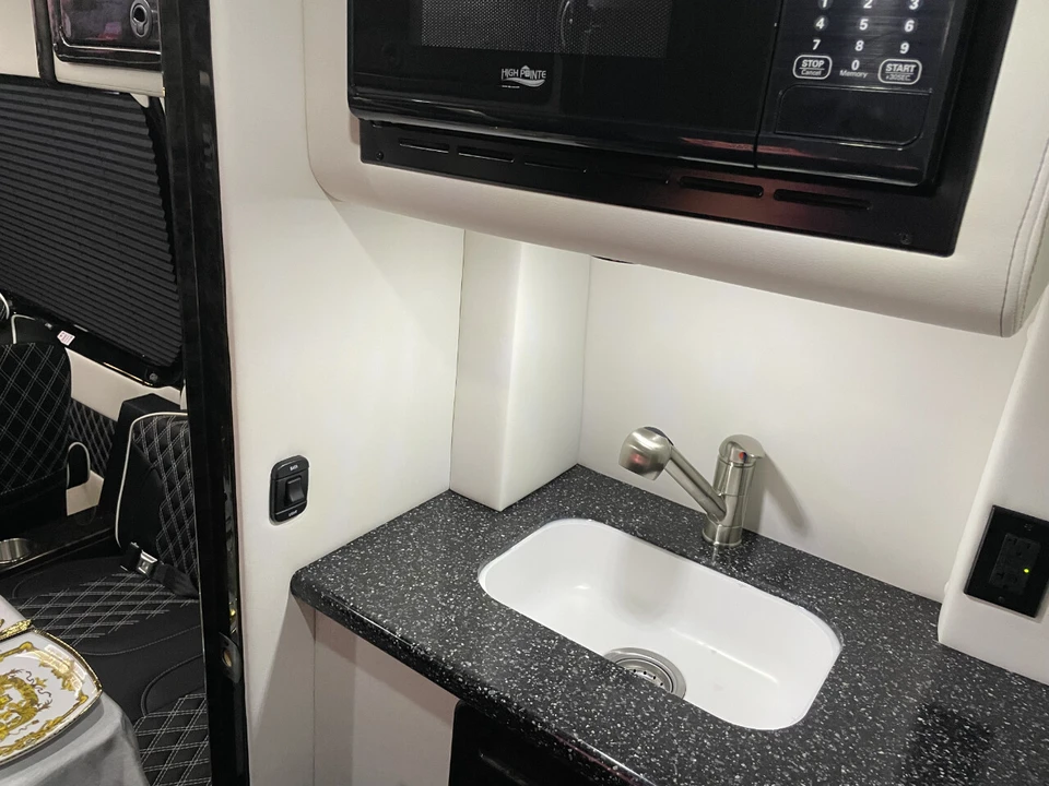 2025 Mercedes-Benz VS30 Sprinter - Image 10 of 12
