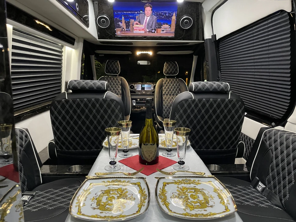 2025 Mercedes-Benz VS30 Sprinter - Image 8 of 12