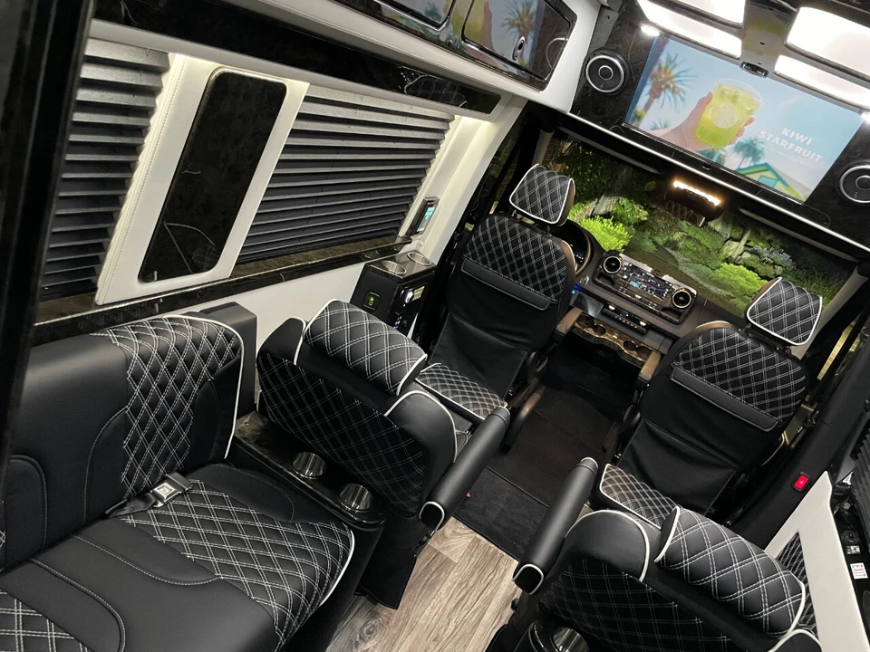 2025 Mercedes-Benz VS30 Sprinter - Image 4 of 12
