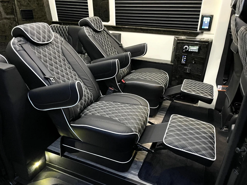 2025 Mercedes-Benz VS30 Sprinter - Image 3 of 12