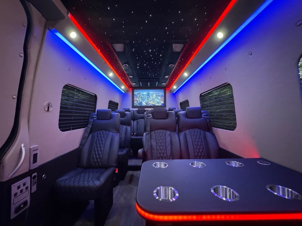2025 Mercedes-Benz VS30 Sprinter - Image 13 of 18