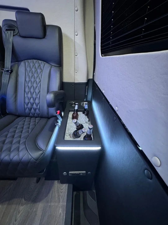 2025 Mercedes-Benz VS30 Sprinter - Image 8 of 18