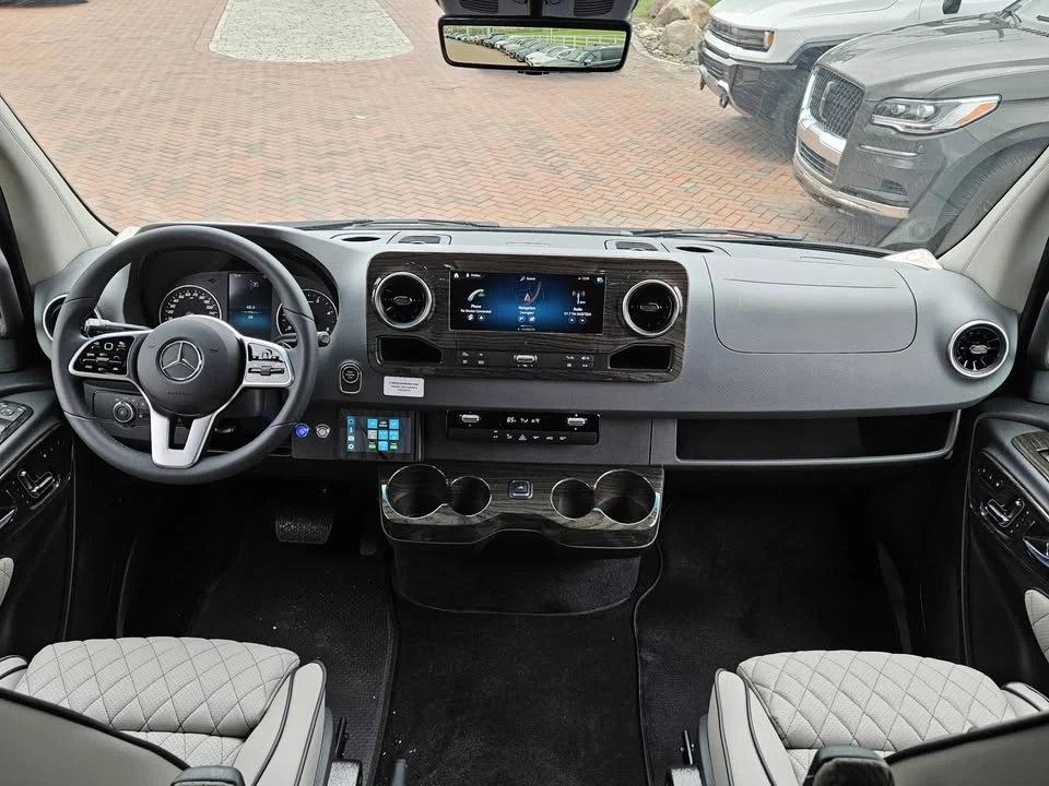 2025 Mercedes-Benz VS30 Sprinter - Image 6 of 20