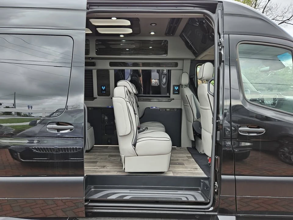 2025 Mercedes-Benz VS30 Sprinter - Image 11 of 20